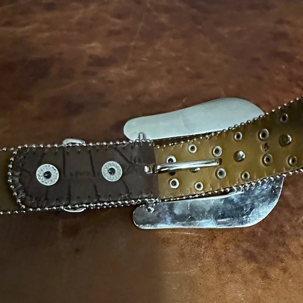 Nocona Girls 20” Brown Leather Belt with Rhinestone Hearts & Embellished Buckle